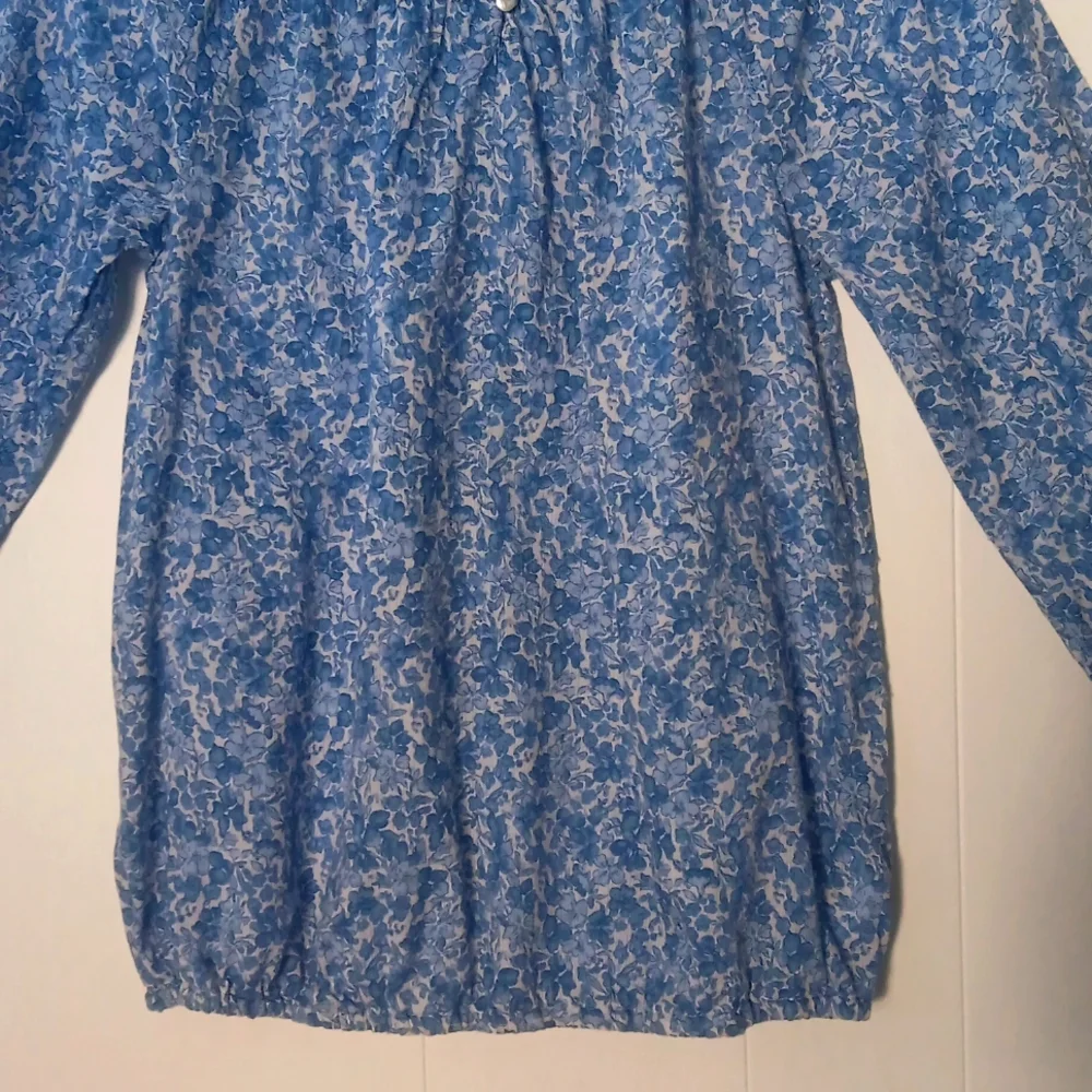 Ralph Lauren Girls Boho Blue & White Floral Long Sleeve Smocked Blouse 14